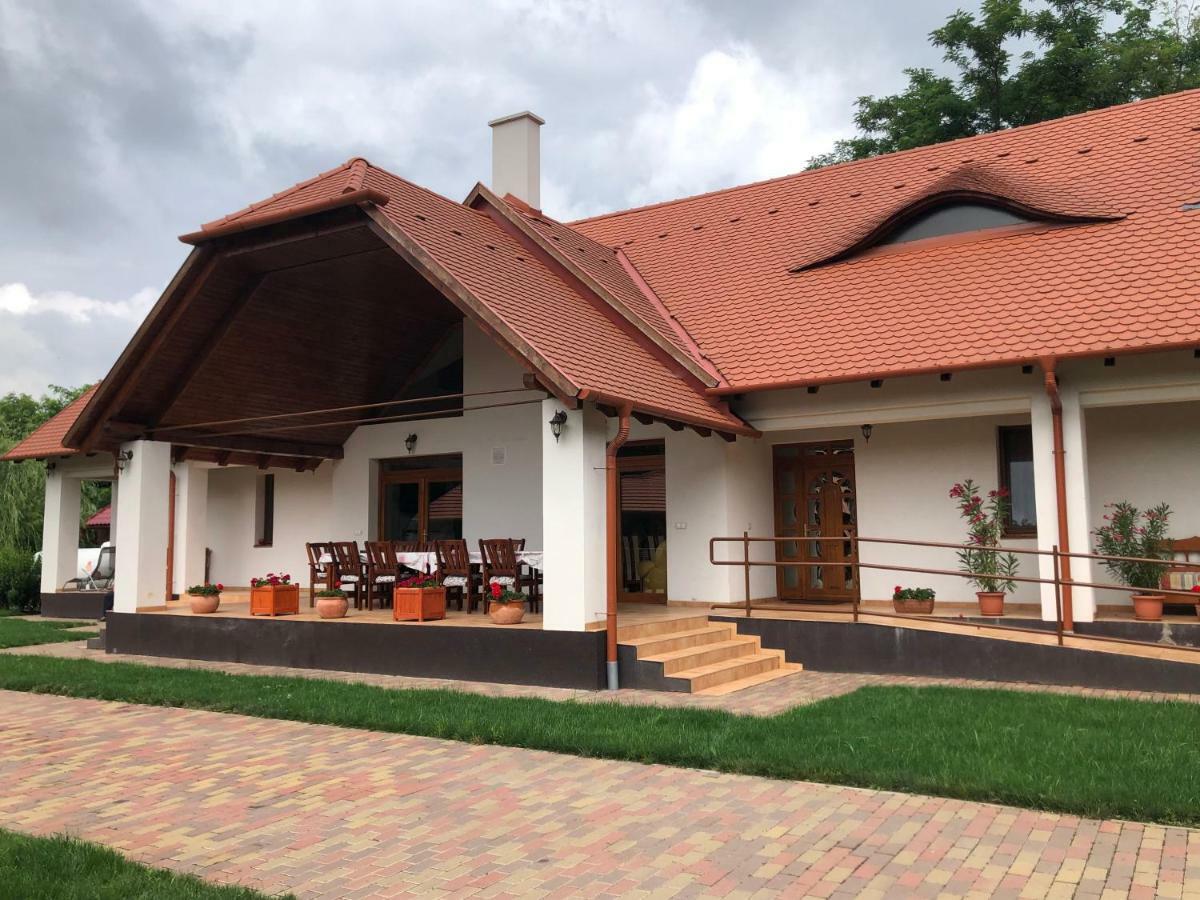 Kiscsere Vendégház Kallosemjen Exterior foto